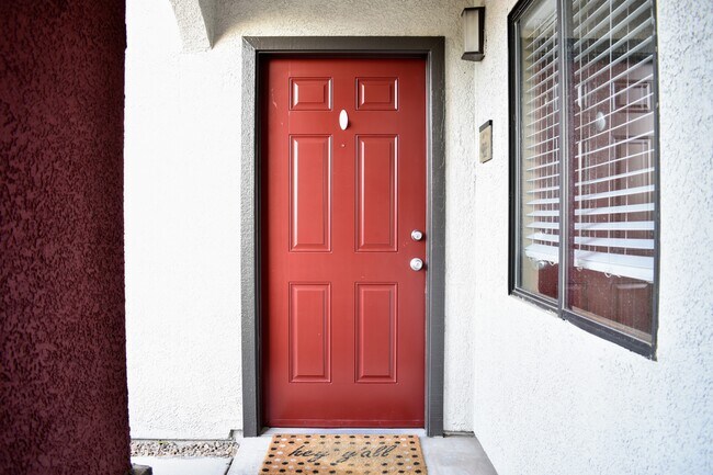 Foto del edificio - 950 Seven Hills Dr