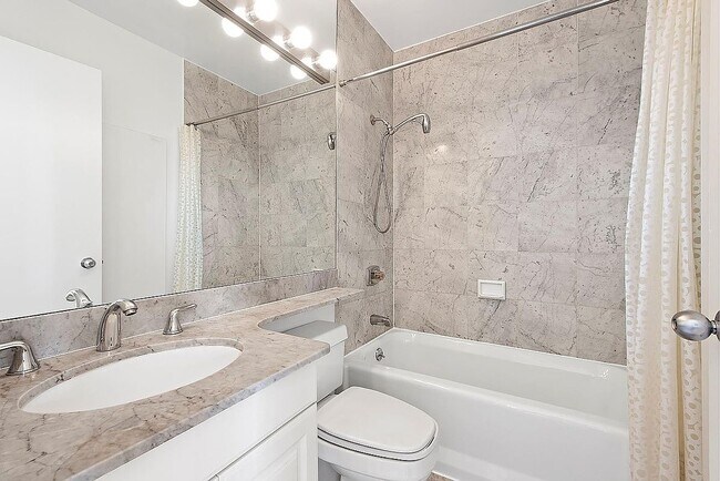 Foto del edificio - 200 E 89th St