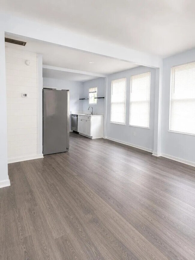 Foto del edificio - 2351 Sorentrue Ave