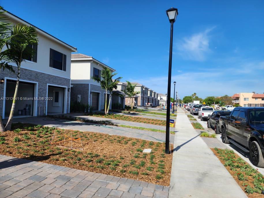 196 SE 5th Ct, Deerfield Beach, FL 33441 Townhome Rentals in