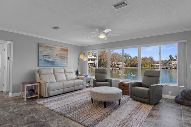 Foto del edificio - 16 Beach Ln