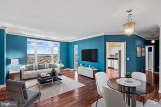 Building Photo - 100 Harborview Dr