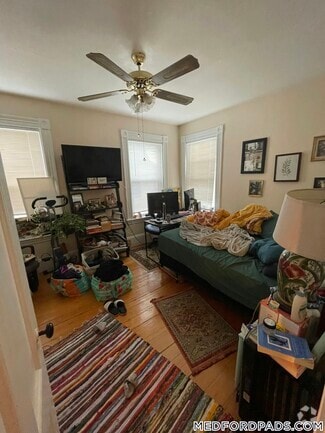74 Sharon St