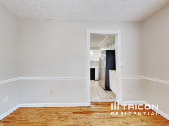 Building Photo - 2615 Sandstone Dr