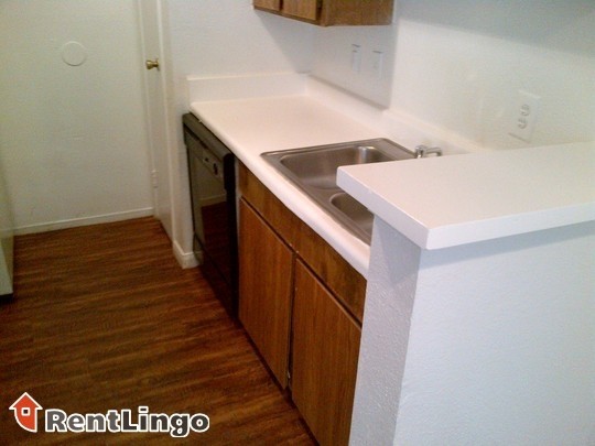 Building Photo - 9757 Pine Lake Dr