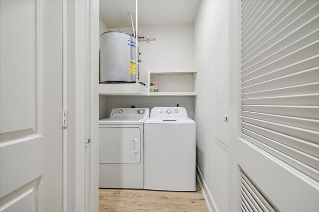 Foto del edificio - 2137 Pelham Dr