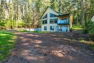 Building Photo - 295 W Rhodena Dr
