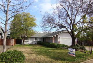 Building Photo - 1757 Kildare Dr