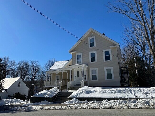 Building Photo - 65 School St