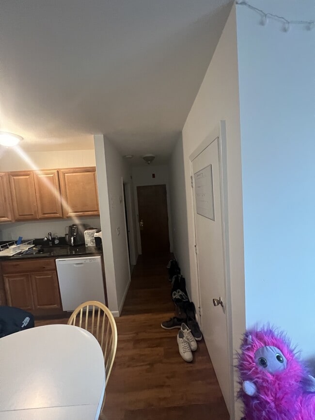 Foto del edificio - 145 Endicott St