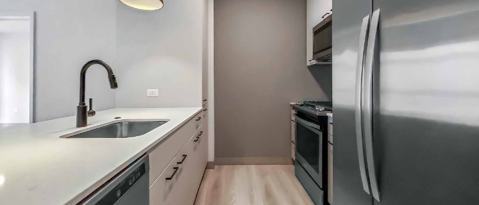 Building Photo - 2154 N Elston Ave