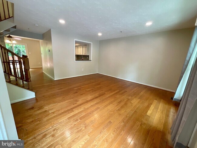 Building Photo - 19237 Cross Ridge Dr