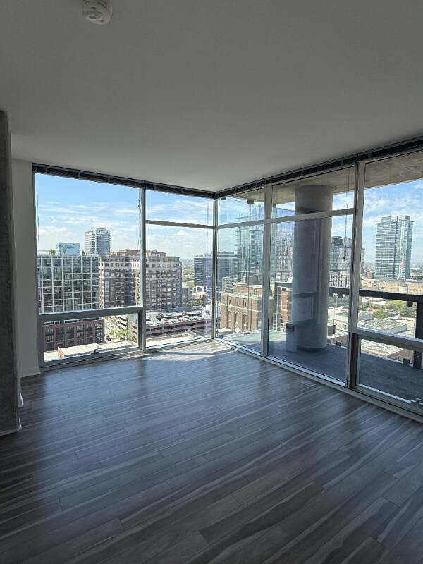 Foto principal - 805 N LaSalle St