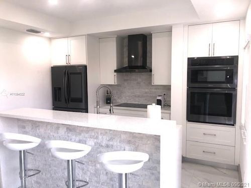 Building Photo - 4957 Tradewinds Ter