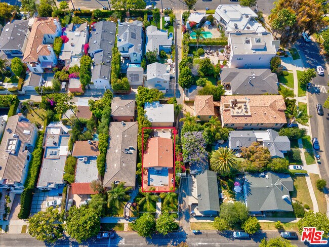 Foto del edificio - 12219 Darlington Ave
