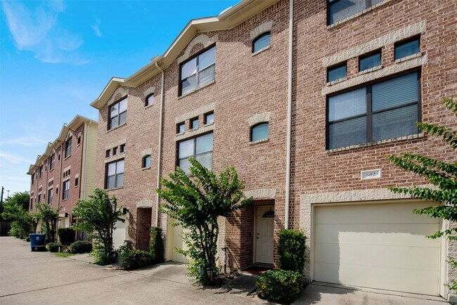 Foto del edificio - 7650 Springhill St