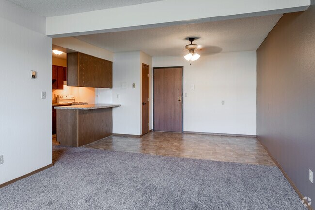 1 dormitorio, 1 baño - Sala de estar - Lone Oak Apartments