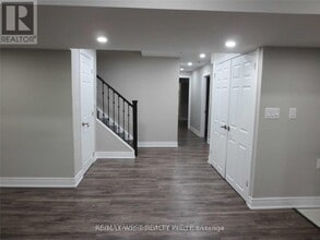 Building Photo - 6 Venue Rd