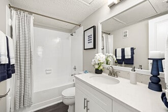 Building Photo - 4800 Westshore