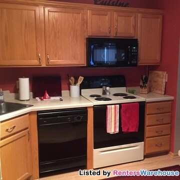 Building Photo - 2460 Oakridge Cir