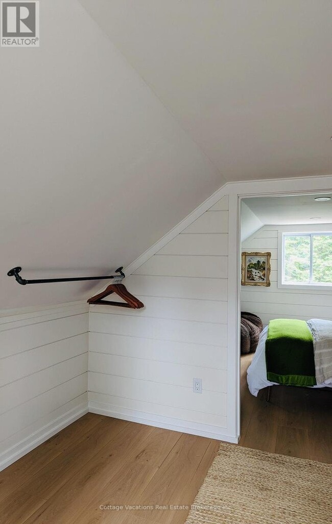 Building Photo - 929 Muskoka 3 Rd