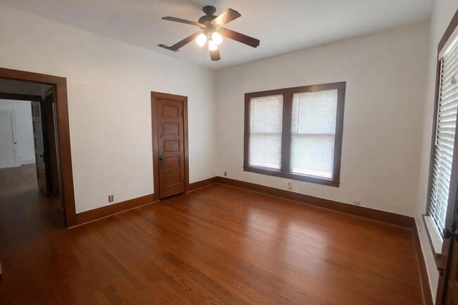 Building Photo - 10515 N Mopac Expy