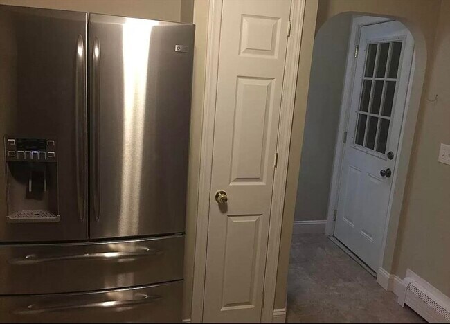 Foto del edificio - 10 Sidney Ave