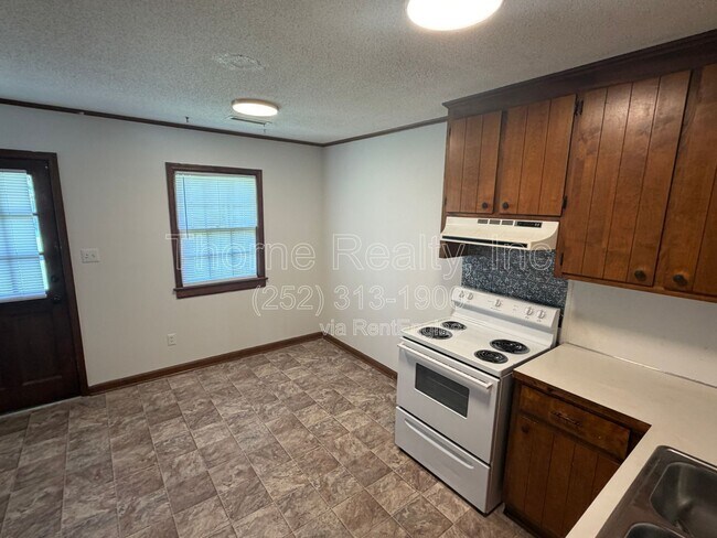 Foto del edificio - 2206 Candlewood Dr SW