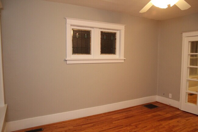 Building Photo - 6516 Clayton Ave
