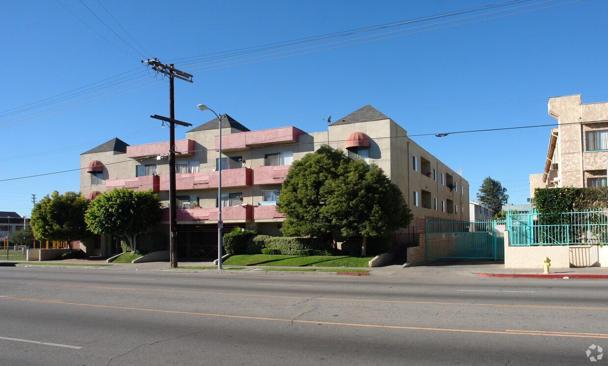 Foto del edificio - Van Nuys Apartments