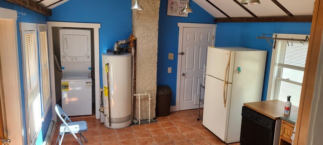 Building Photo - 43 Division St