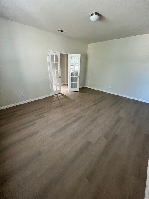 Building Photo - 2433 Canchim St