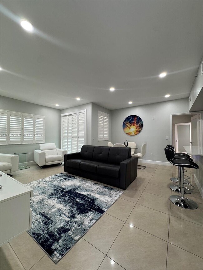 Foto del edificio - 3105 NE 184th St