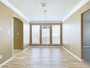 Building Photo - 17107 Dawn Shadows Dr