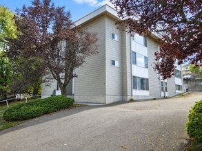 Building Photo - 3326 Lombard Ave