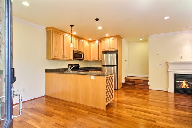 Building Photo - 2152 7th Ave W