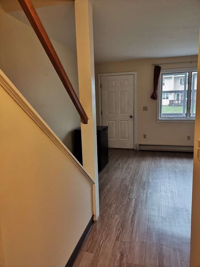 Building Photo - 51 Renihan Meadows