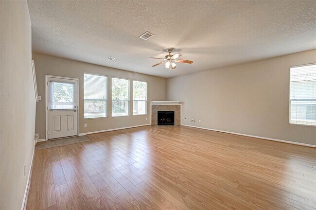 Foto del edificio - 22523 Spring Crossing Dr