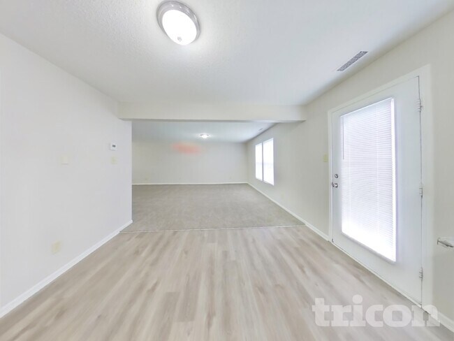 Foto del edificio - 2332 Cedarmill Dr