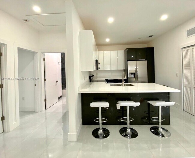 Foto del edificio - 9995 NW 23rd Ave