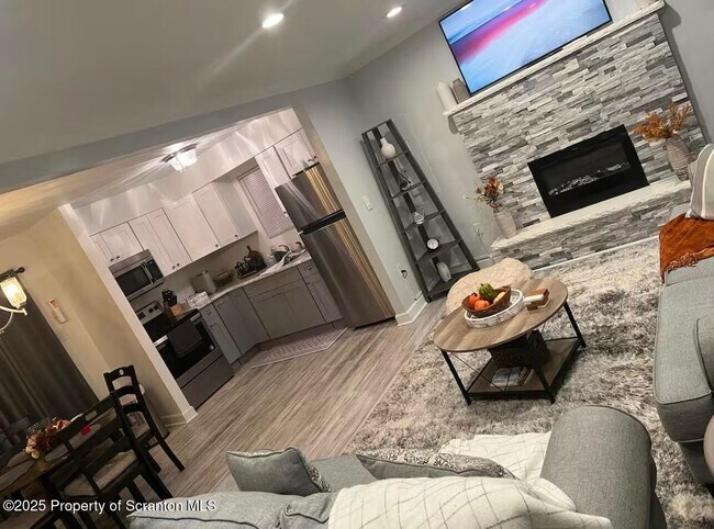Foto del edificio - 103 Orchard Ln