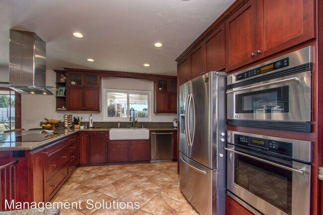 Building Photo - 3 br, 2.5 bath House - 4215 Eastridge