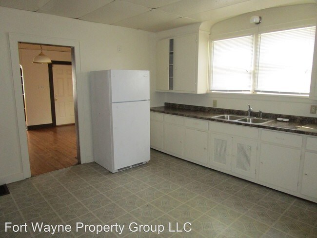 Building Photo - 3 br, 1 bath House - 121 Esmond Street