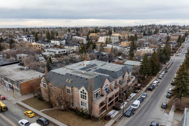 Building Photo - 1505 27 Av SW