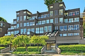 Building Photo - 2111 Westlake Ave N