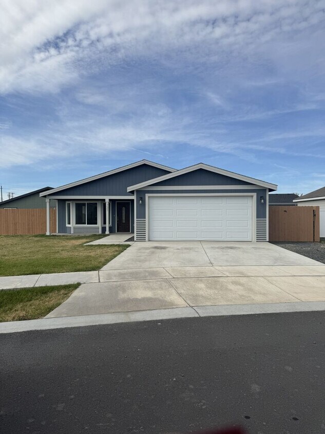 Primary Photo - Open Concept Living