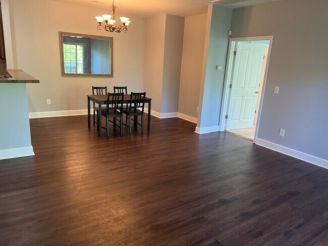 Foto del edificio - 8511 Burnham Ln