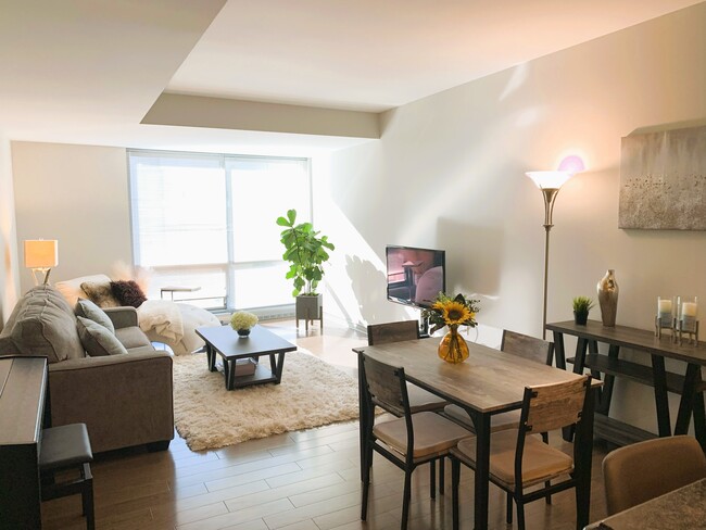 Living Room & Dining Area - 120 S 31st Ave