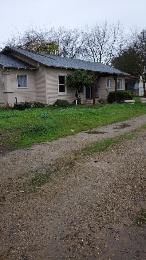 Foto del edificio - 21836 E Adams Ave