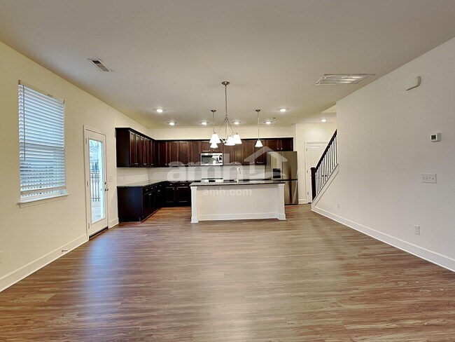 Foto del edificio - 5216 Lake Maxwell Dr